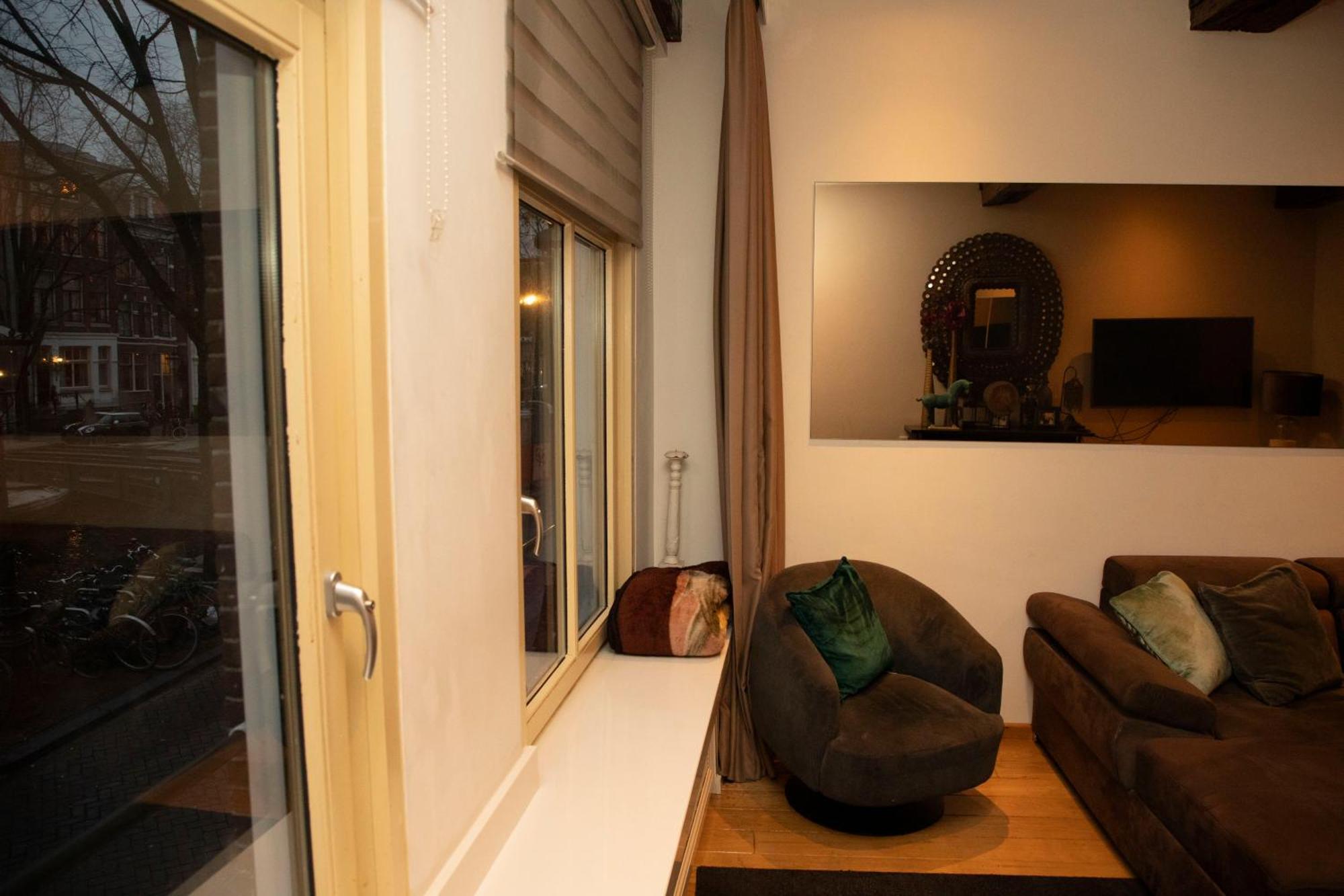 Red Light District B & B Canal View Amsterdam Bagian luar foto
